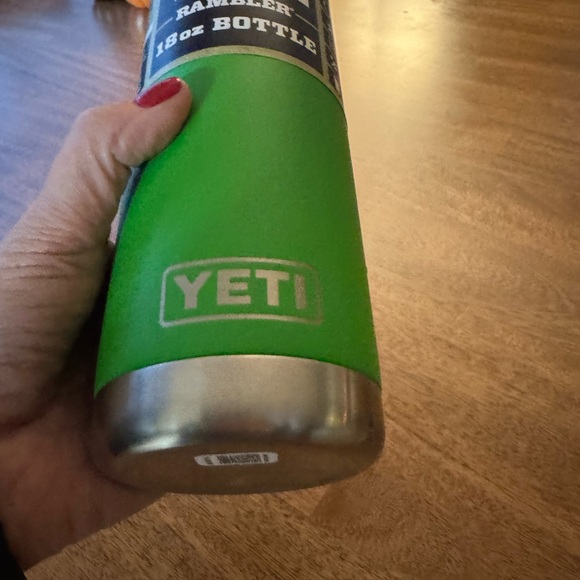 YETI-RAMBLER 18 OZ HOT SHOT BOTTLE Canopy Green NWT - Picture 6 of 11